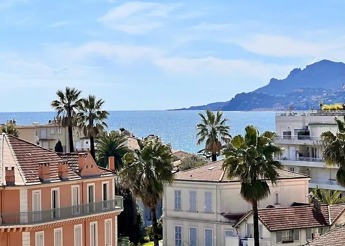 Luxury Appartment With Terrace And Side Sea View