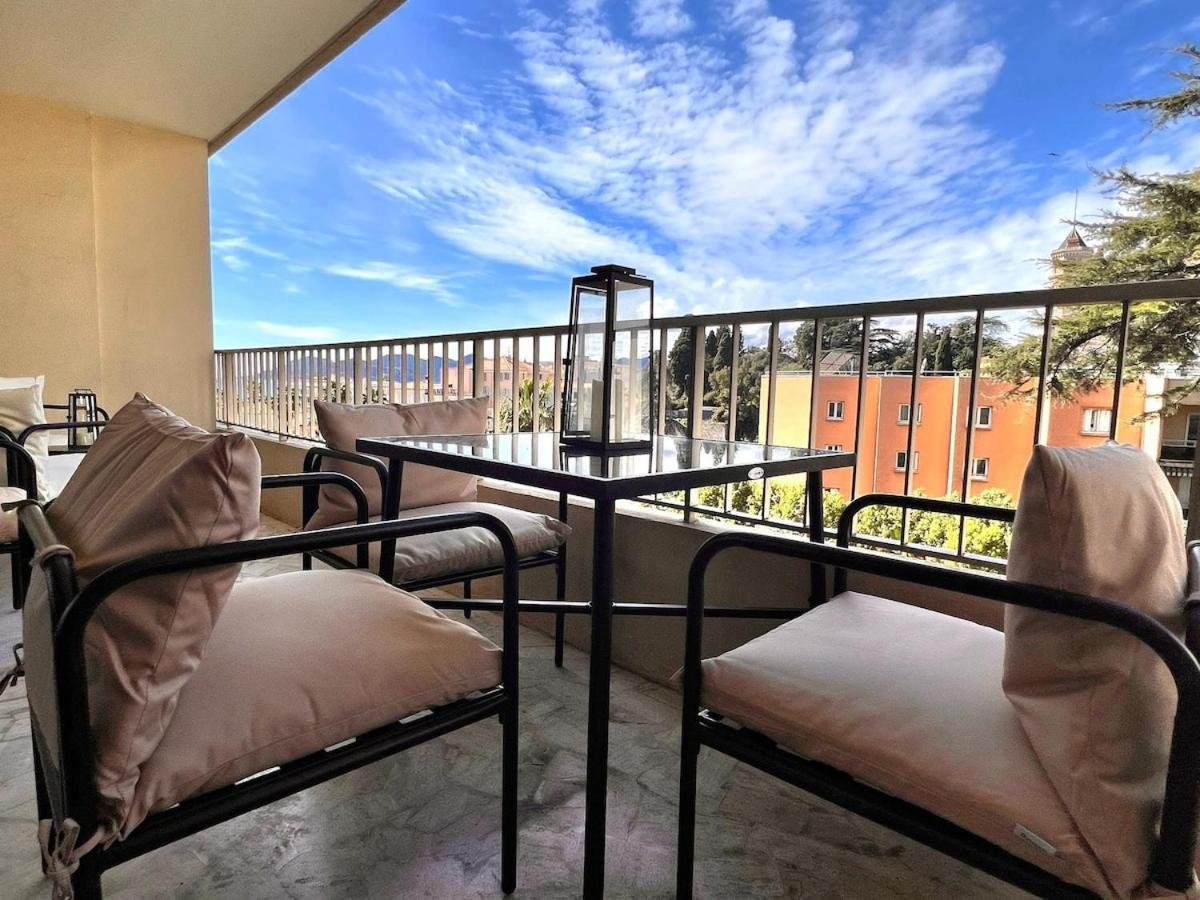 Luxury With Terrasse And Side Sea View
