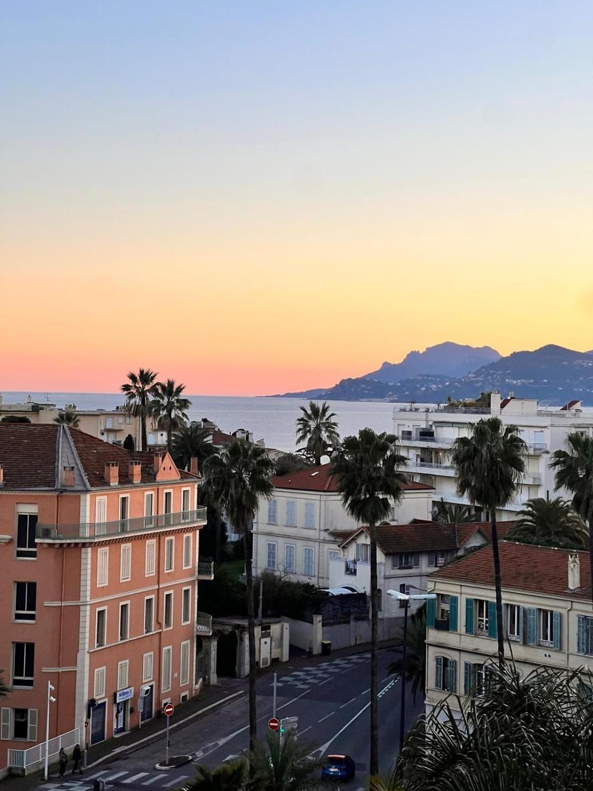 Apartment Luxury With Terrasse And Side Sea View