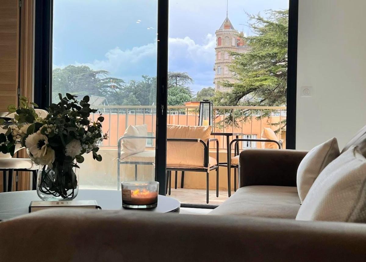 Luxury With Terrasse And Side Sea View Appartement
