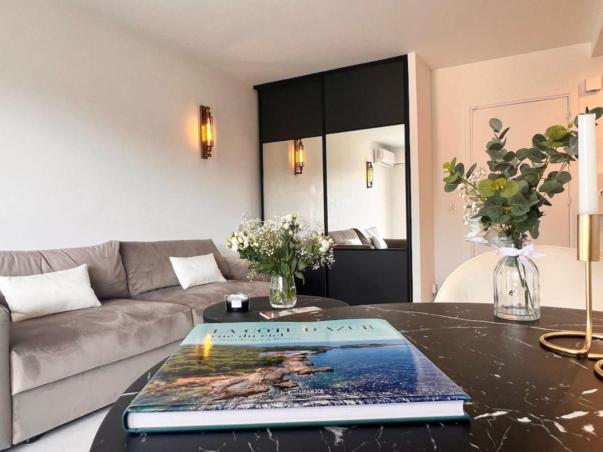 Luxury With Terrasse And Side Sea View Cannes